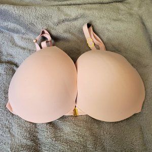 Victoria Secret New Incredible Front Close 32DDD Blush